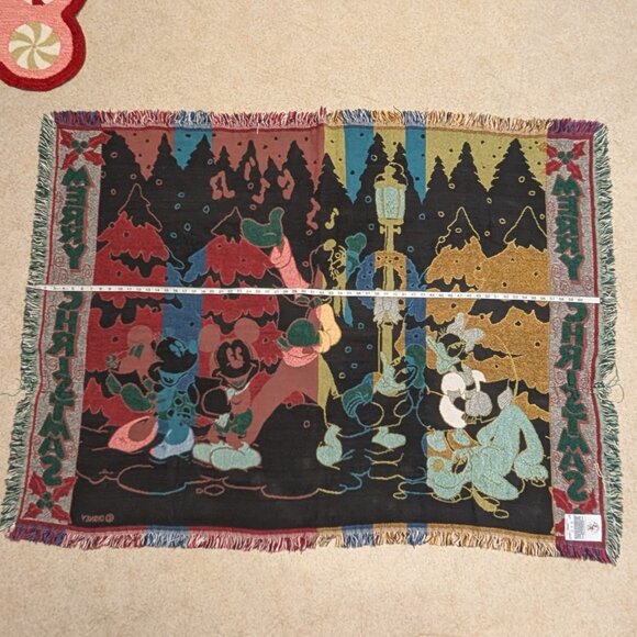 Disney & Co. Mickey & Friends Merry Christmas Caroling Cotton Throw Blanket - Picture 14 of 15